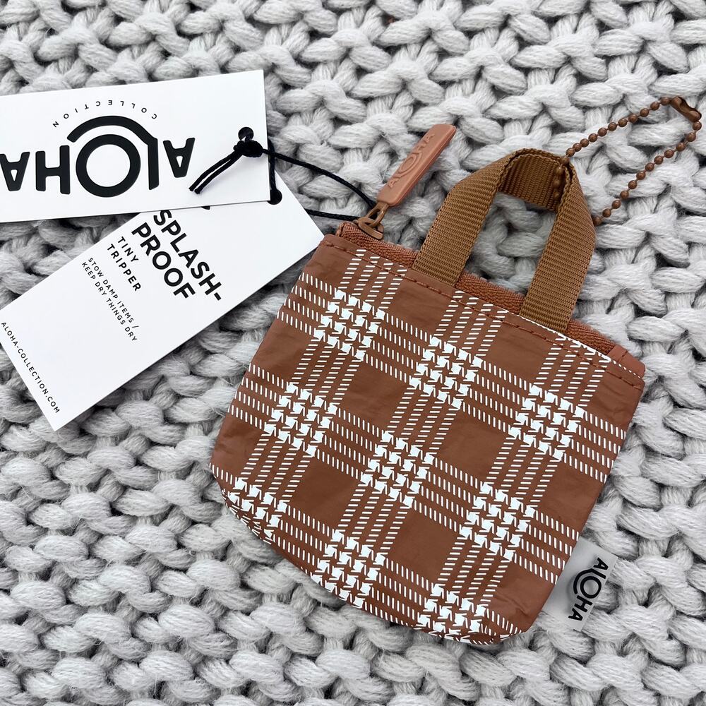 Aloha Collection• Tiny Tripper Bag in PALAKA TOFFEE